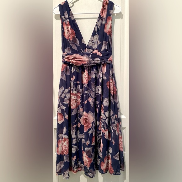 Lulus Queen of Hearts Navy Blue Floral Print Midi Dress - Picture 6 of 11